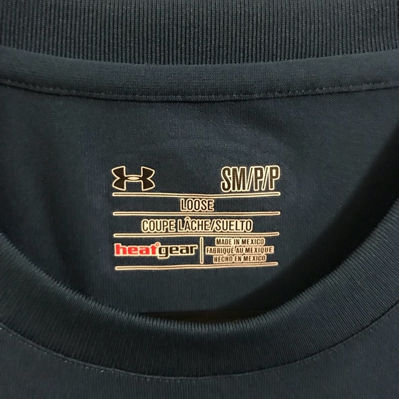 Under armour men’s loose heat gear shirt. - Picture 2 of 3